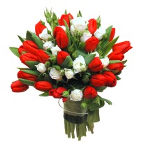 buchet de flori cu lalele rosii si minirose albe