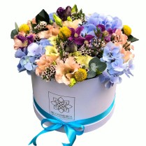 Cutie cu hortensie, lisianthus, chamelaucium si craspedia