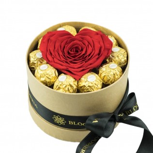 Trandafir criogenat mare rosu in forma de inima cu bomboane Ferrero in cutie de lux