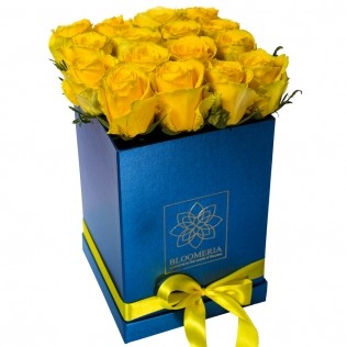 Trandafiri galbeni la cutie patrata de lux premium