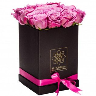 Cutie de trandafiri cu flori de livrare Bucuresti gratuita Ilfov