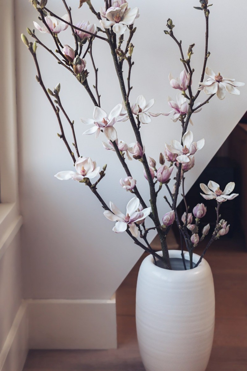 aranjament floral magnolii