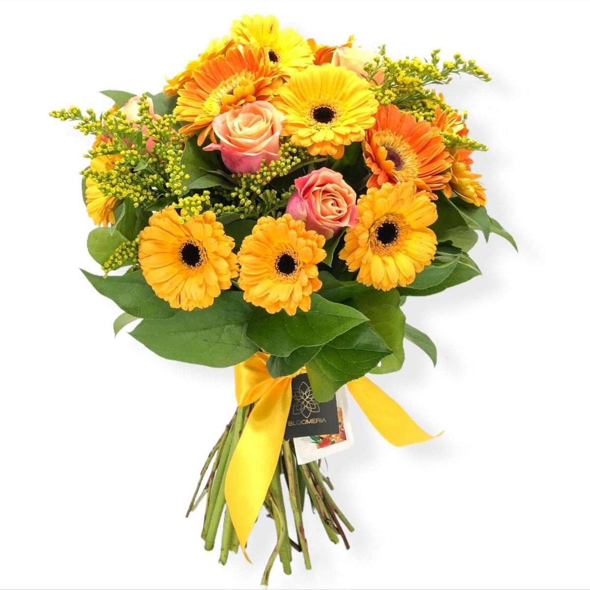 Buchet cu flori in nuante de galbene si portocaliu