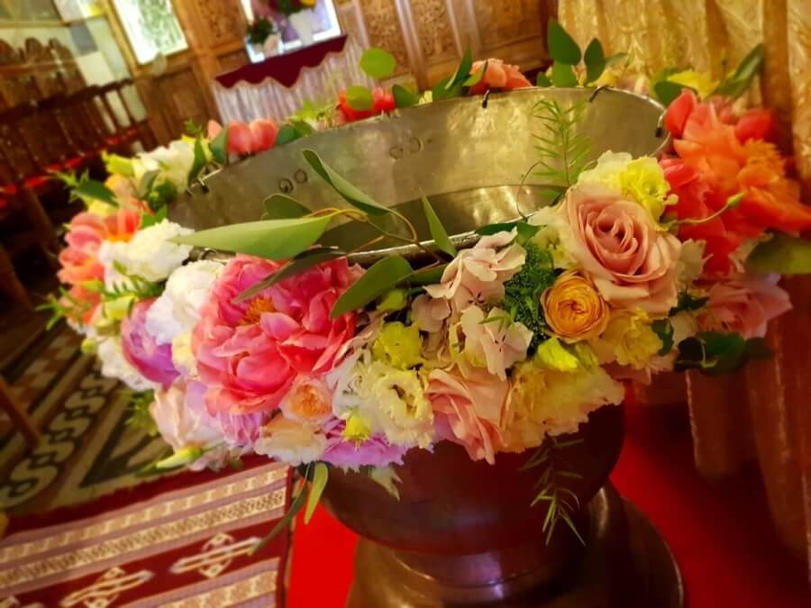 Sfaturi pentru a mentine florile proaspete pe durata slujbei sau petrecerii